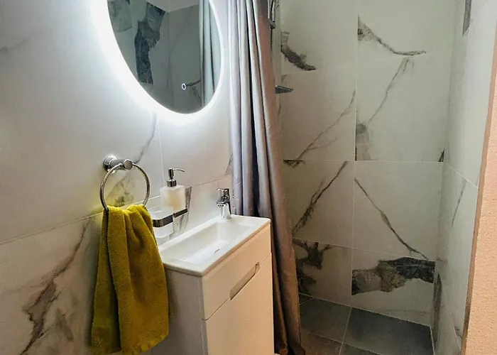 Apex Luxury Apartment
