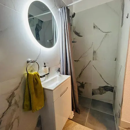 Apex Luxury Apartman