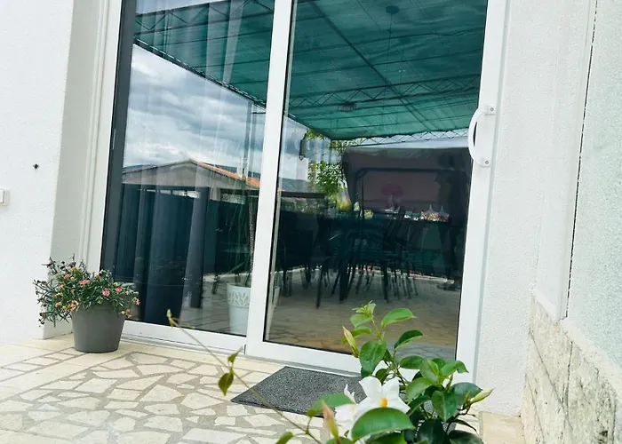 Διαμέρισμα Apex Luxury Τρογκίρ